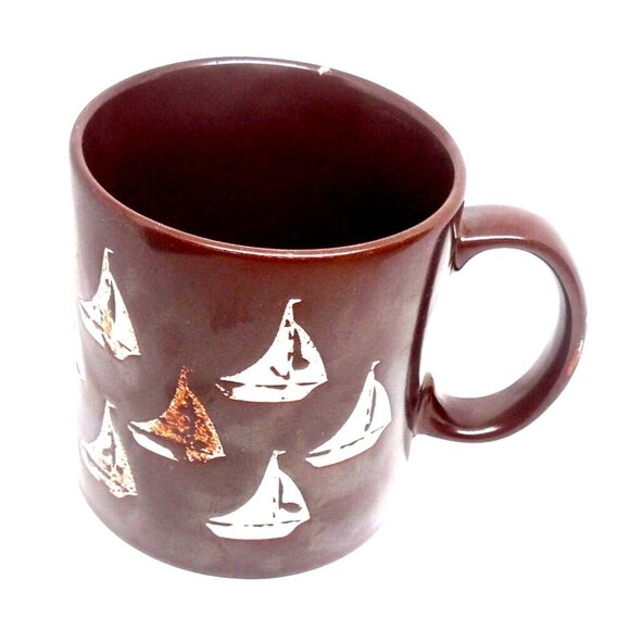 Vintage Brown Ceramic Coffee Tea Mug White Sailboat Pattern Hand Decorated Rare - Picture 3 of 4